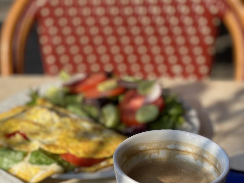 Nesmon Cafe and Boutique food