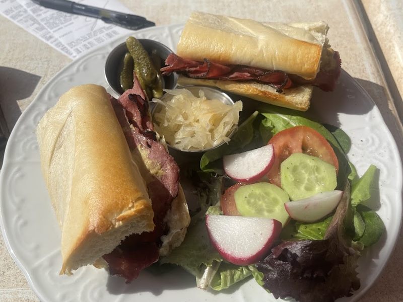 Nesmon Cafe and Boutique food